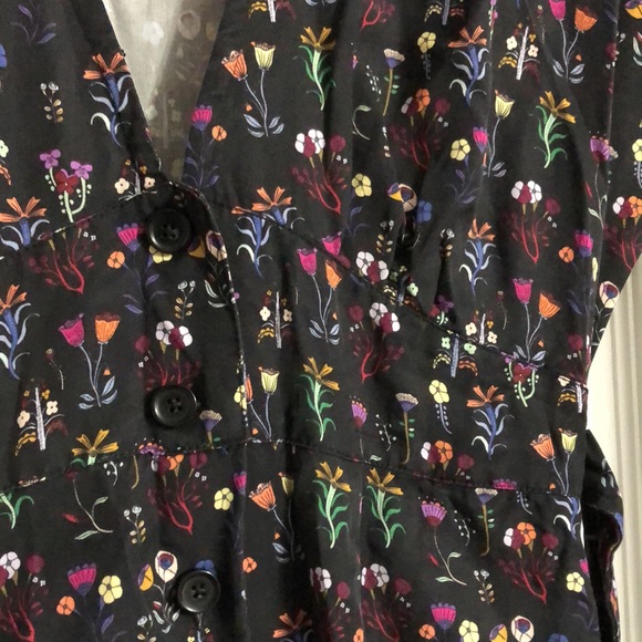 Marine Layer Isabella Button Front V-Neck Retro Midi Dress in Black Floral Print - Picture 12 of 16